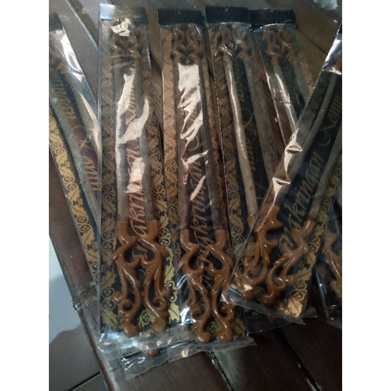 tangkringan ukir kayu