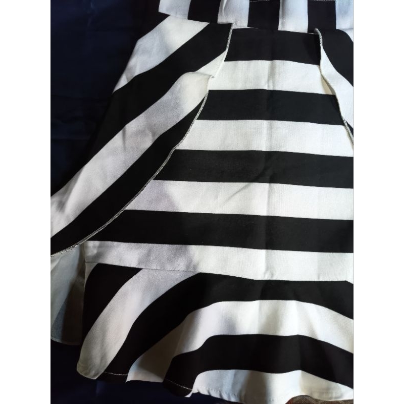 PRELOVED Rok mini pendek
