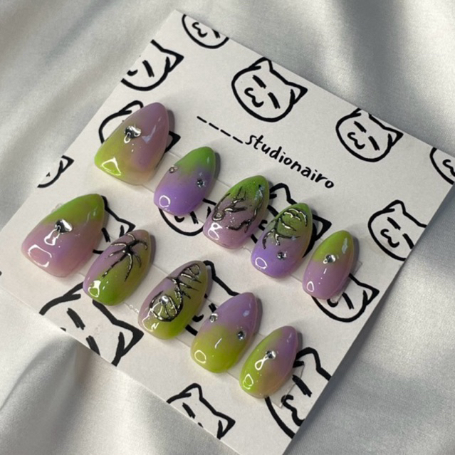 custom series / press on nails [____studionairo]