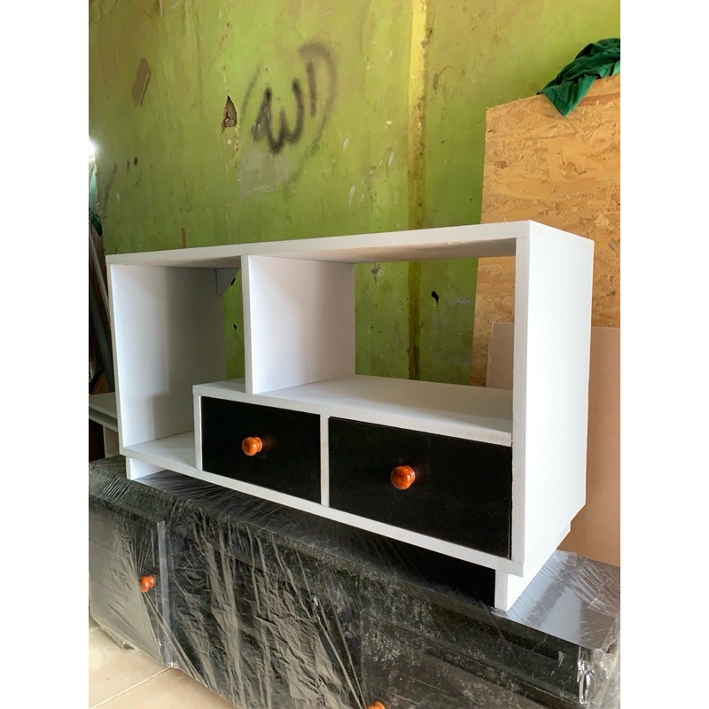 Meja tv Minimalis