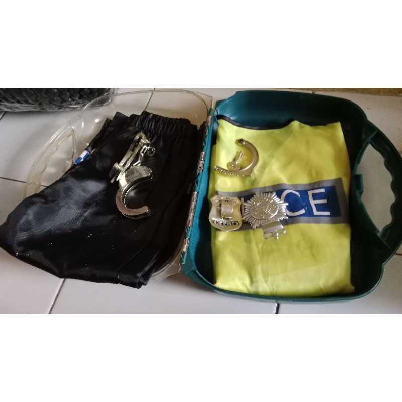 mainan baju polisi