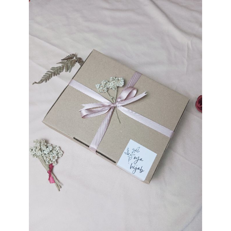 A Gift or Hampers Elegant Flow