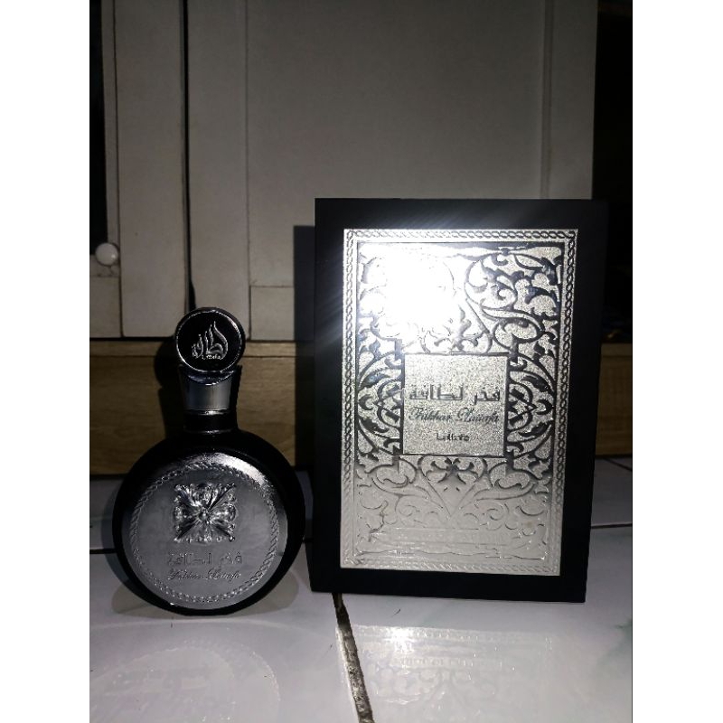 Preloved Fakhar black