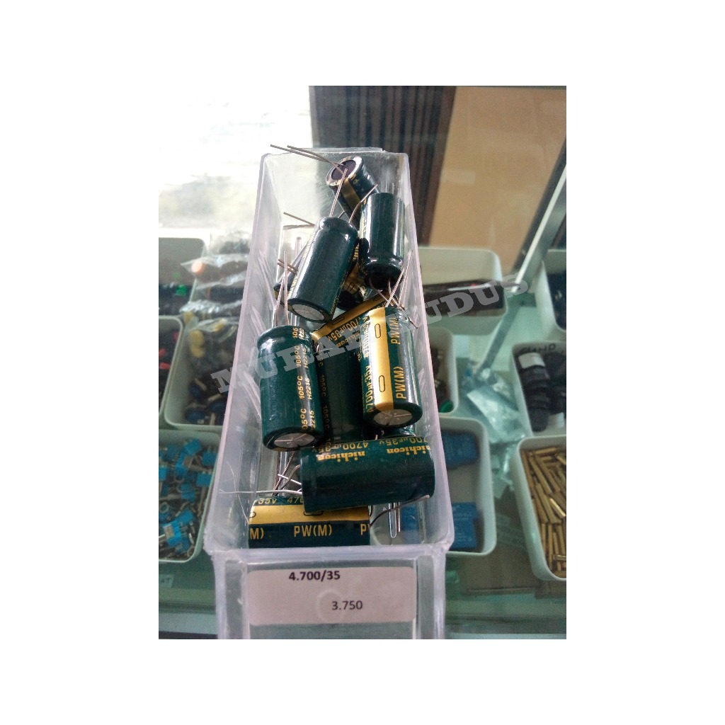 ELCO 4700uF/35V