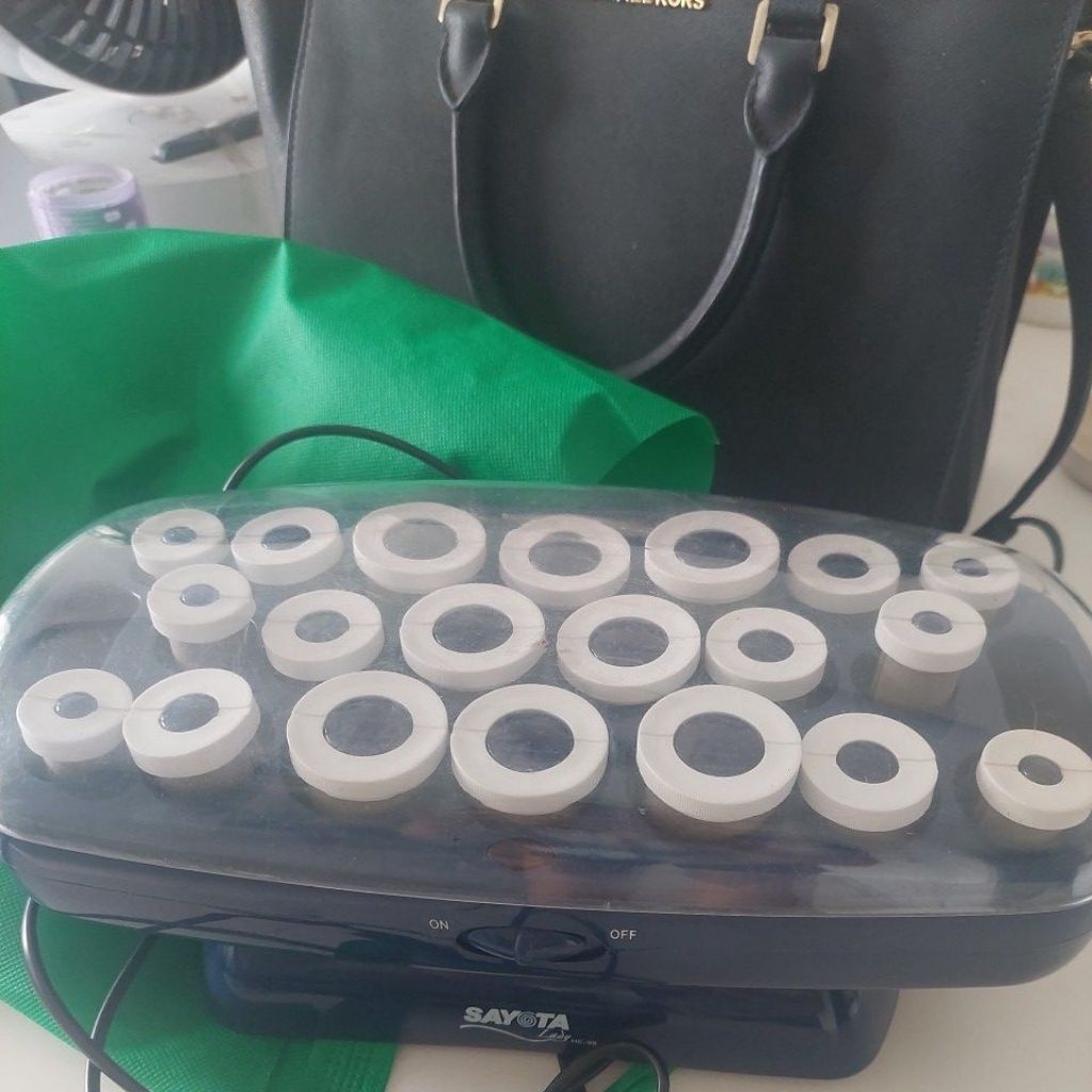 rollrambutuapwanitauaplistrik