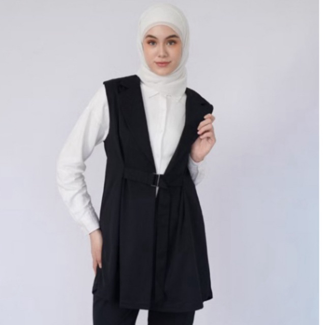 Queensland Outer Vest Black