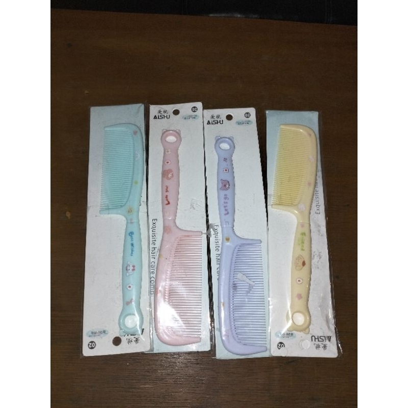 sisir warna warni