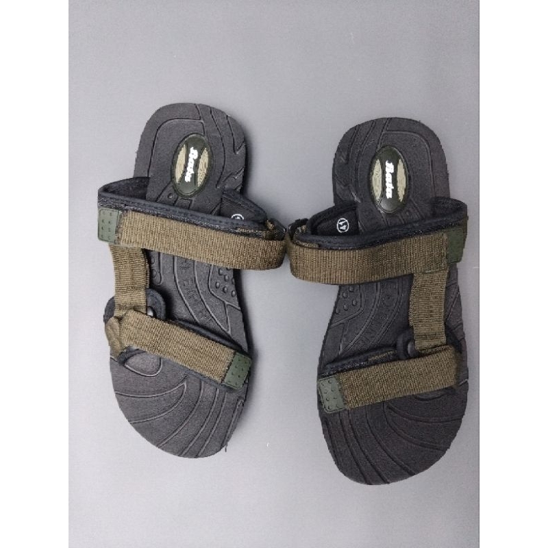 Sandal pria bata