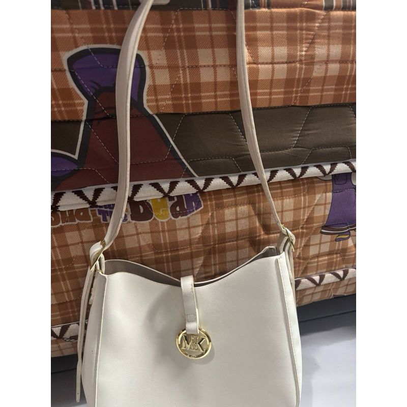 Preloved shoulder bag
