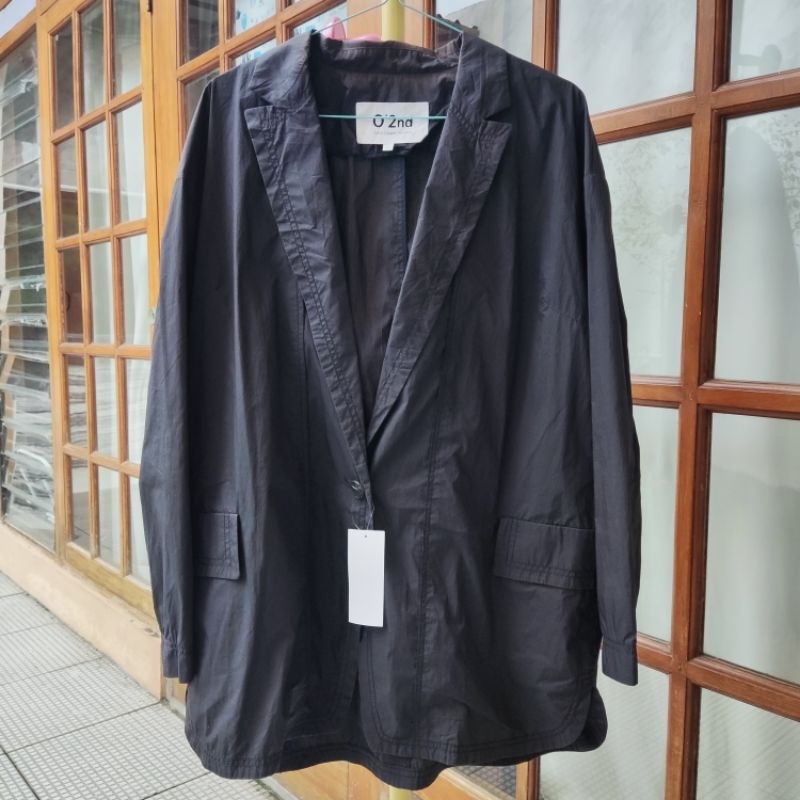 jacket hitam parasut