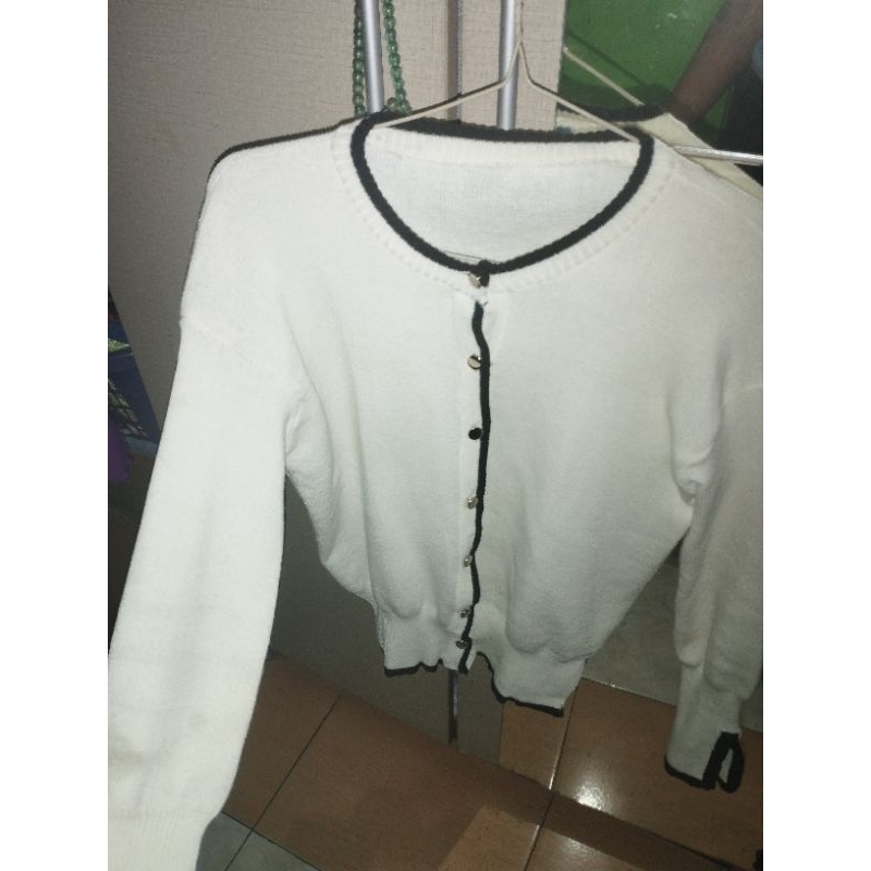 cardigan putih