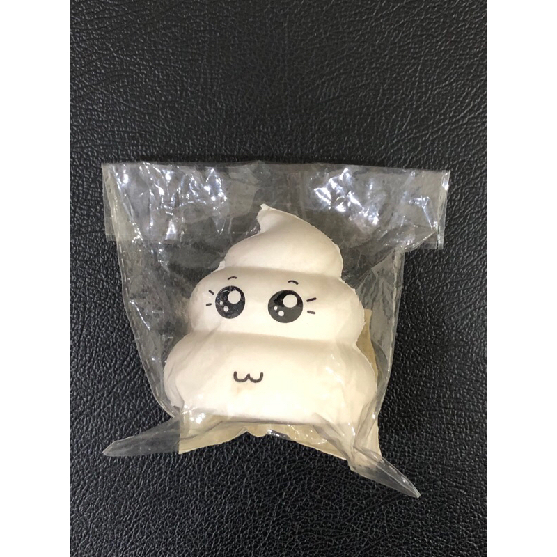 *Squishy Wana putih bentuk cream