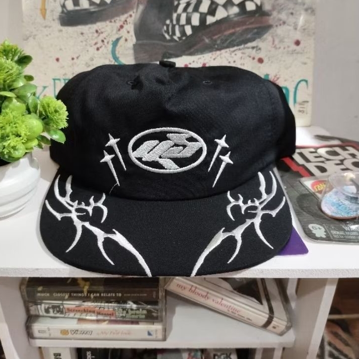 Topi classic snapbcak unknown flames