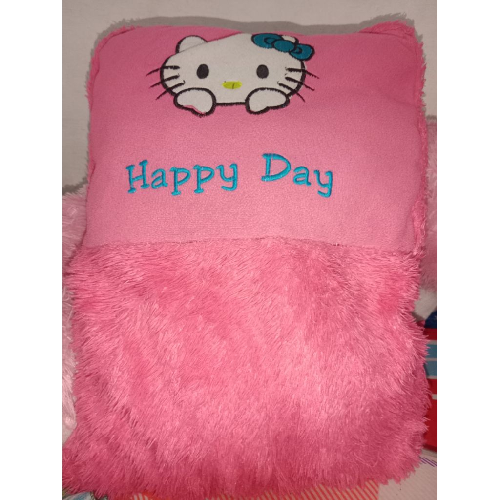 Boneka Bantal Hello Kitty