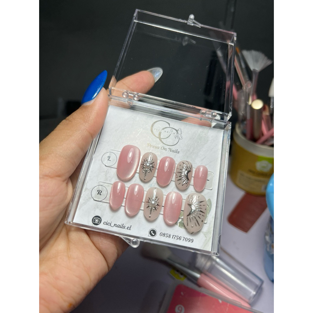 Cat Eye Croome Press On Nails