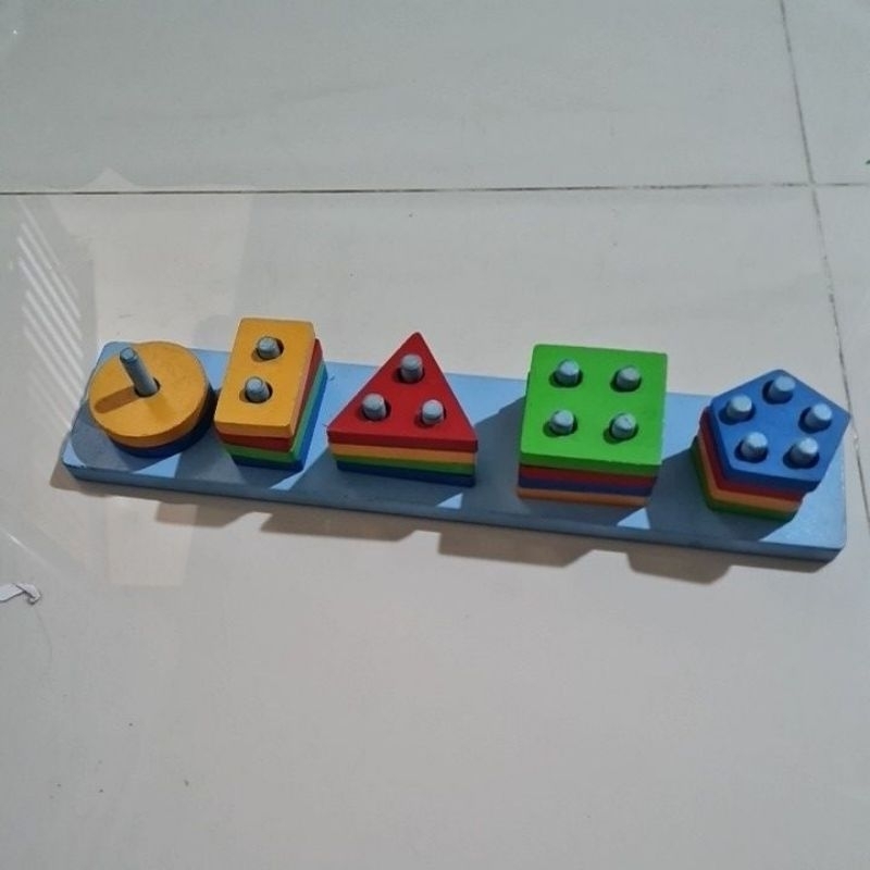 sortir mainan kayu