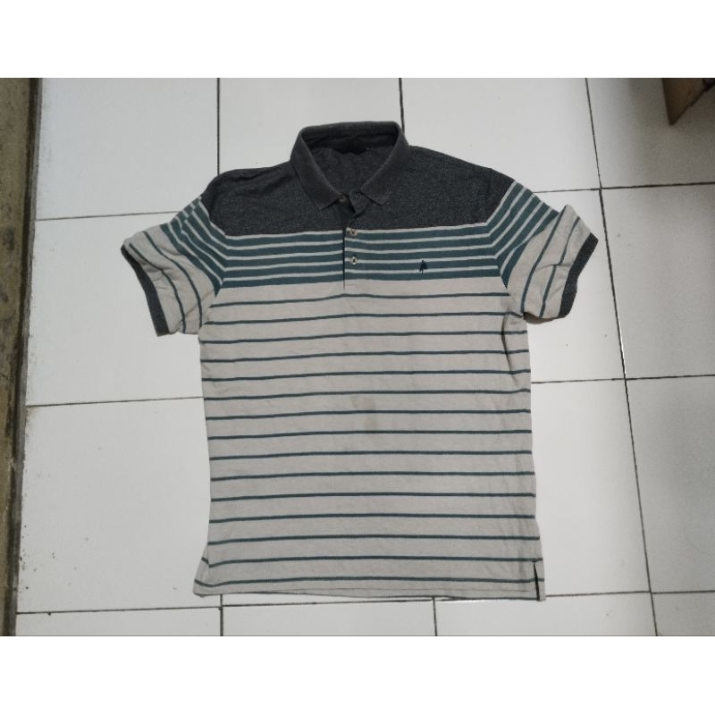 Kaos kerah Olzen