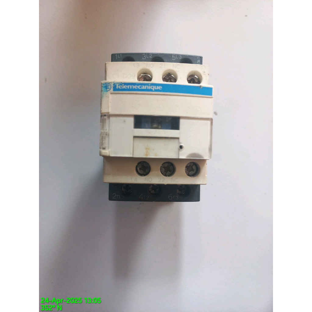 Kontaktor / contactor Telemecanique LC1D09M7