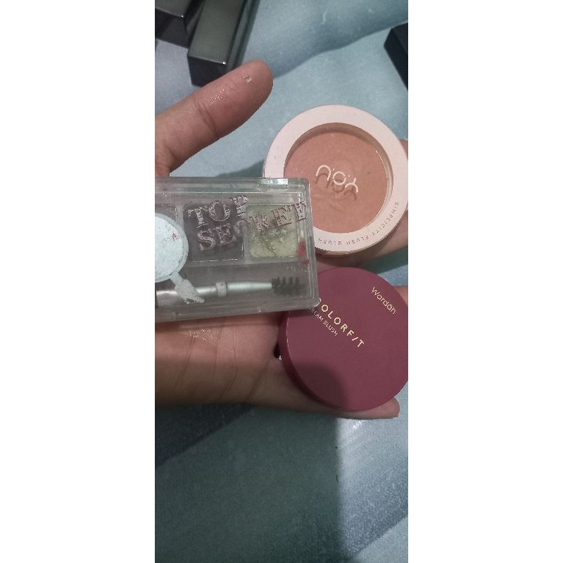 blush on