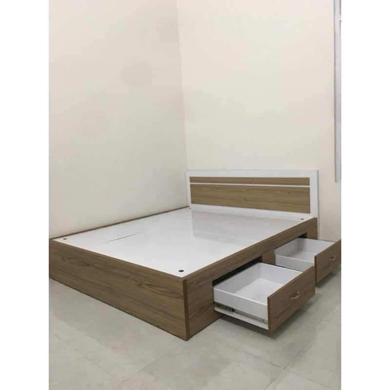 DIVAN