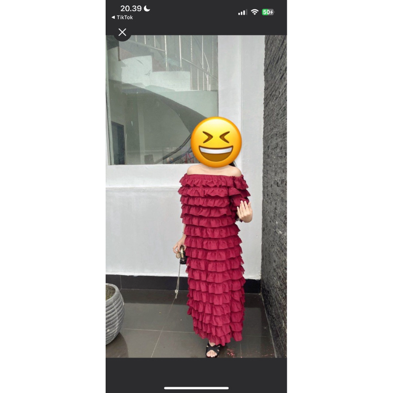 Gaun Pesta Maroon