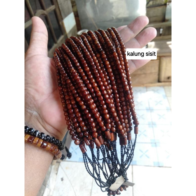 kalung sisit
