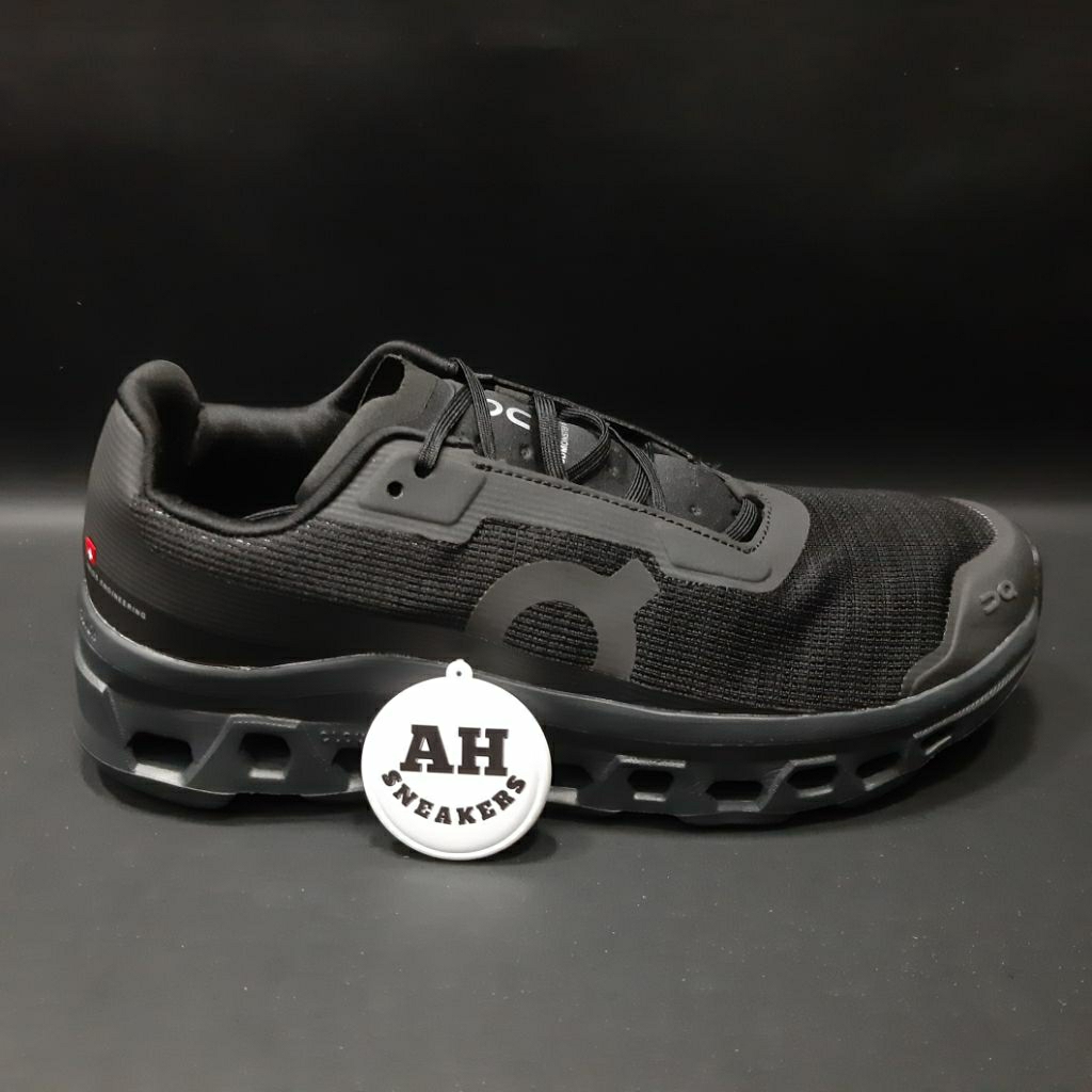 SEPATU RUNNING CLOUDMONSTER VOID TRIPLE BLACK
