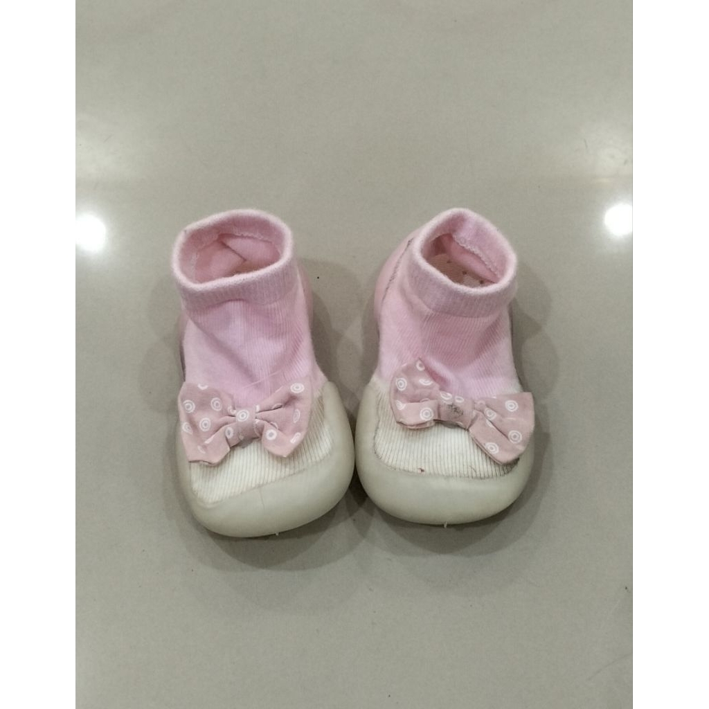 PRELOVED sepatu bayi