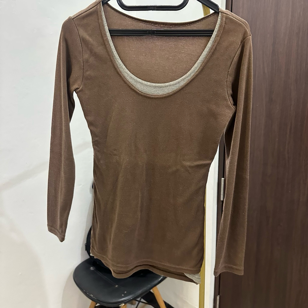 kaos coklat