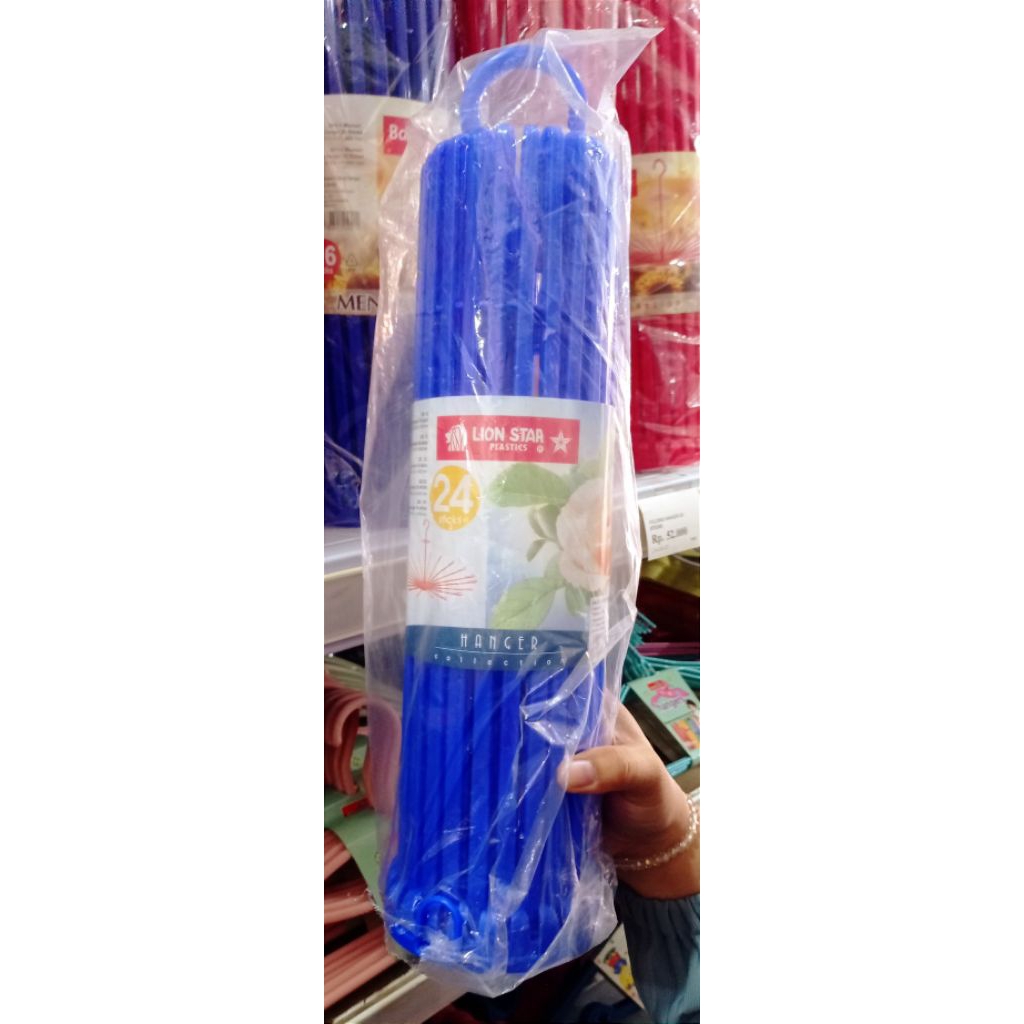 Lion star folding hanger stik