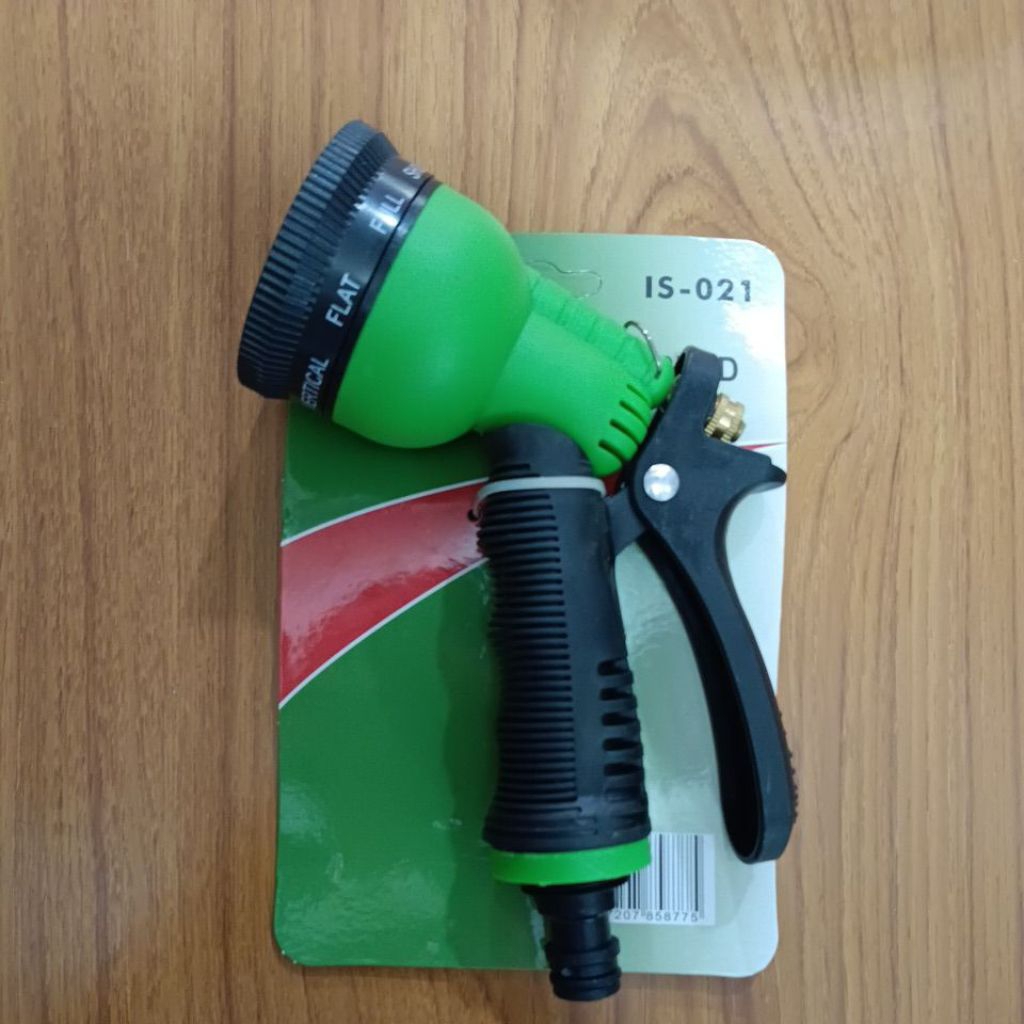 semprotan taman air