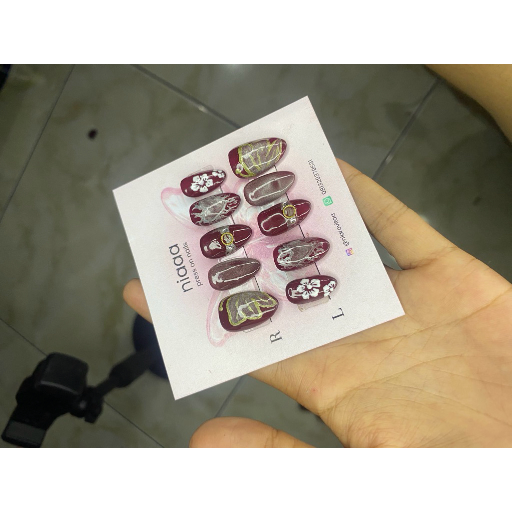 PRESS ON NAILS  CUSTOM MAROON