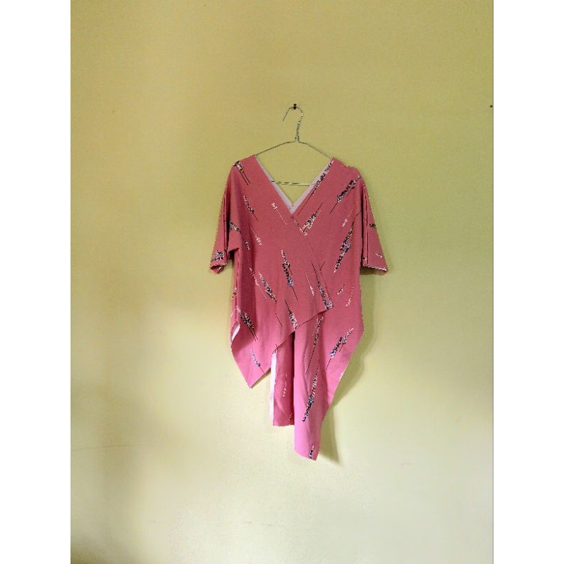 Blouse Asimetris Pink