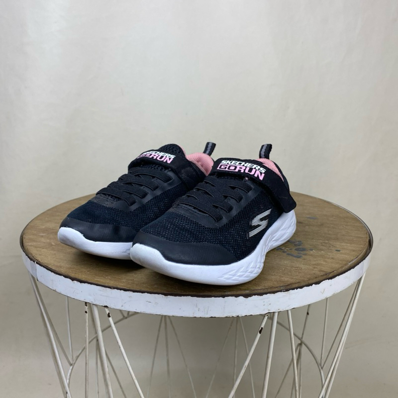 Sepatu SK3CH3RS
