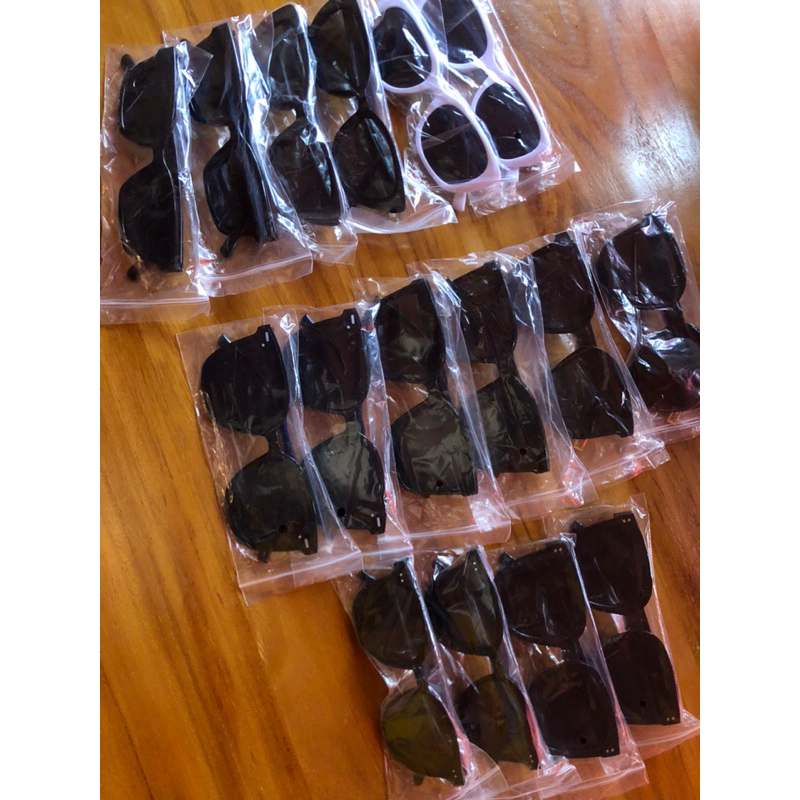 KACAMATA HITAM