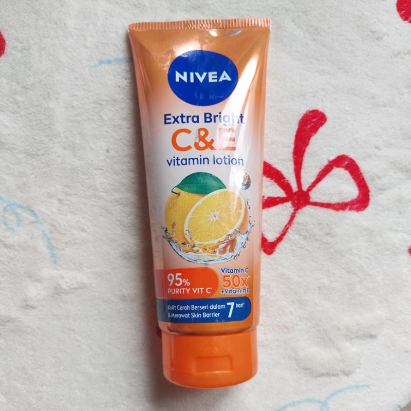 [NEW] Nivea : Extra Bright C&E 320ml