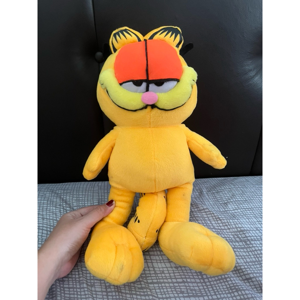 boneka garfiel