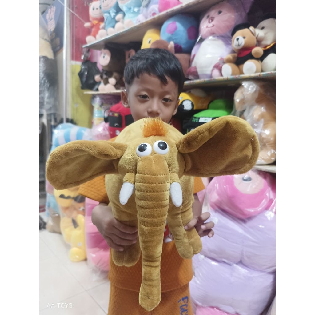 Boneka Gajah Lucu