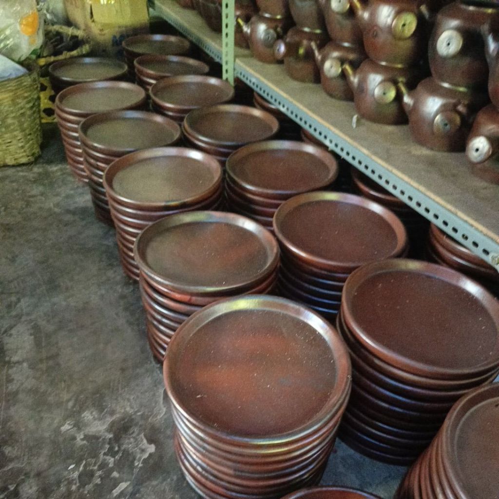 dulang/nampan tanah liat