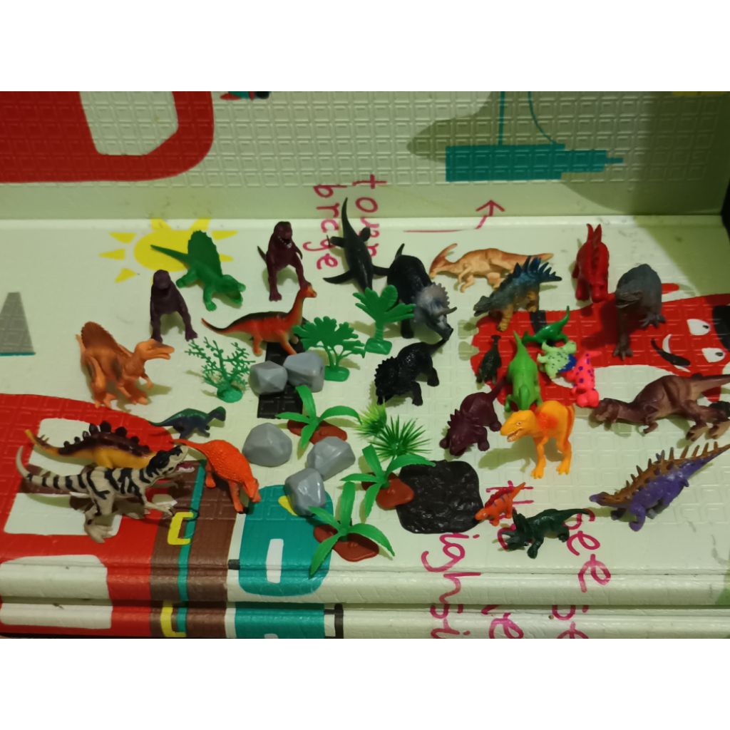Mainan Figur Dinosaurus preloved
