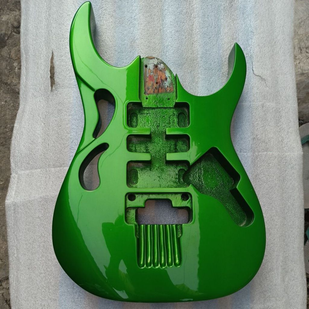 body pia green