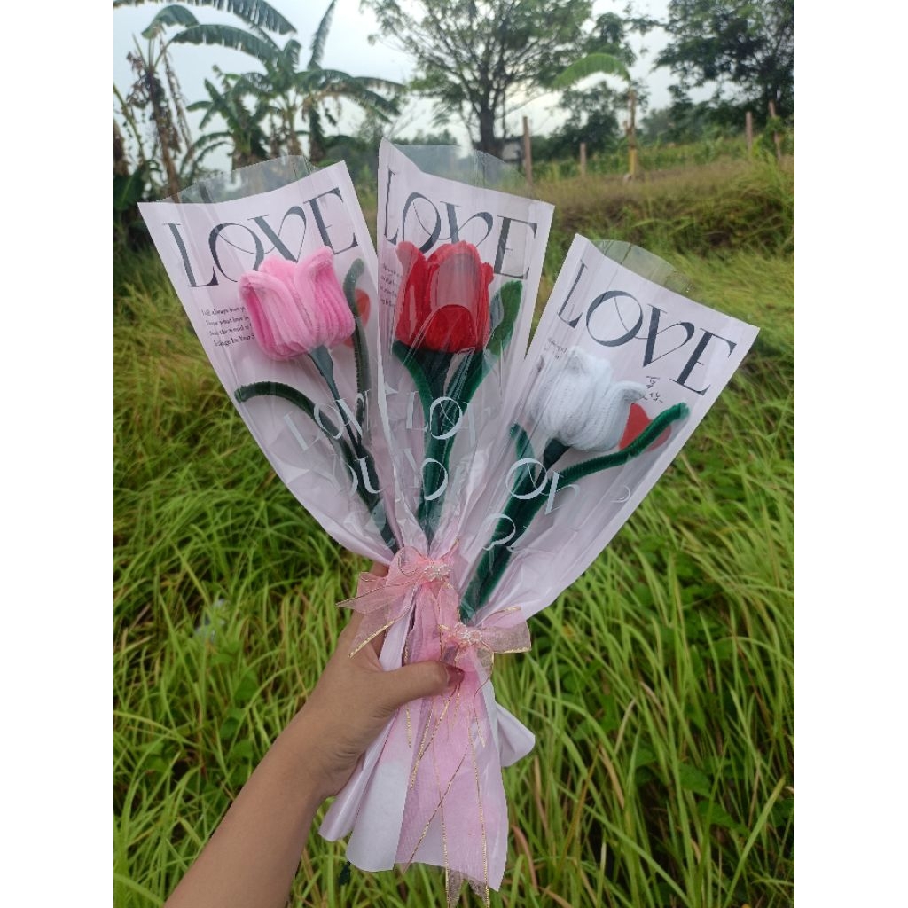 buket bunga mawar satu tangkai