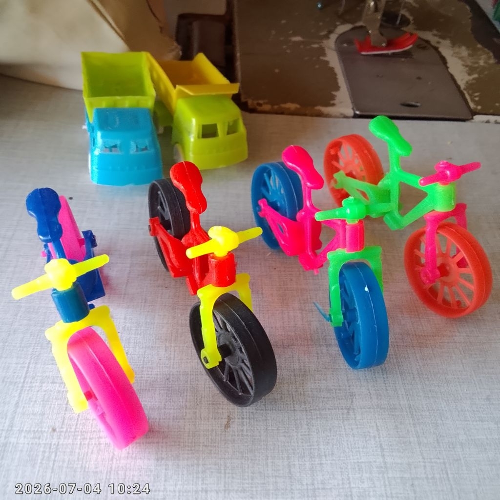 sepeda mainan kecil