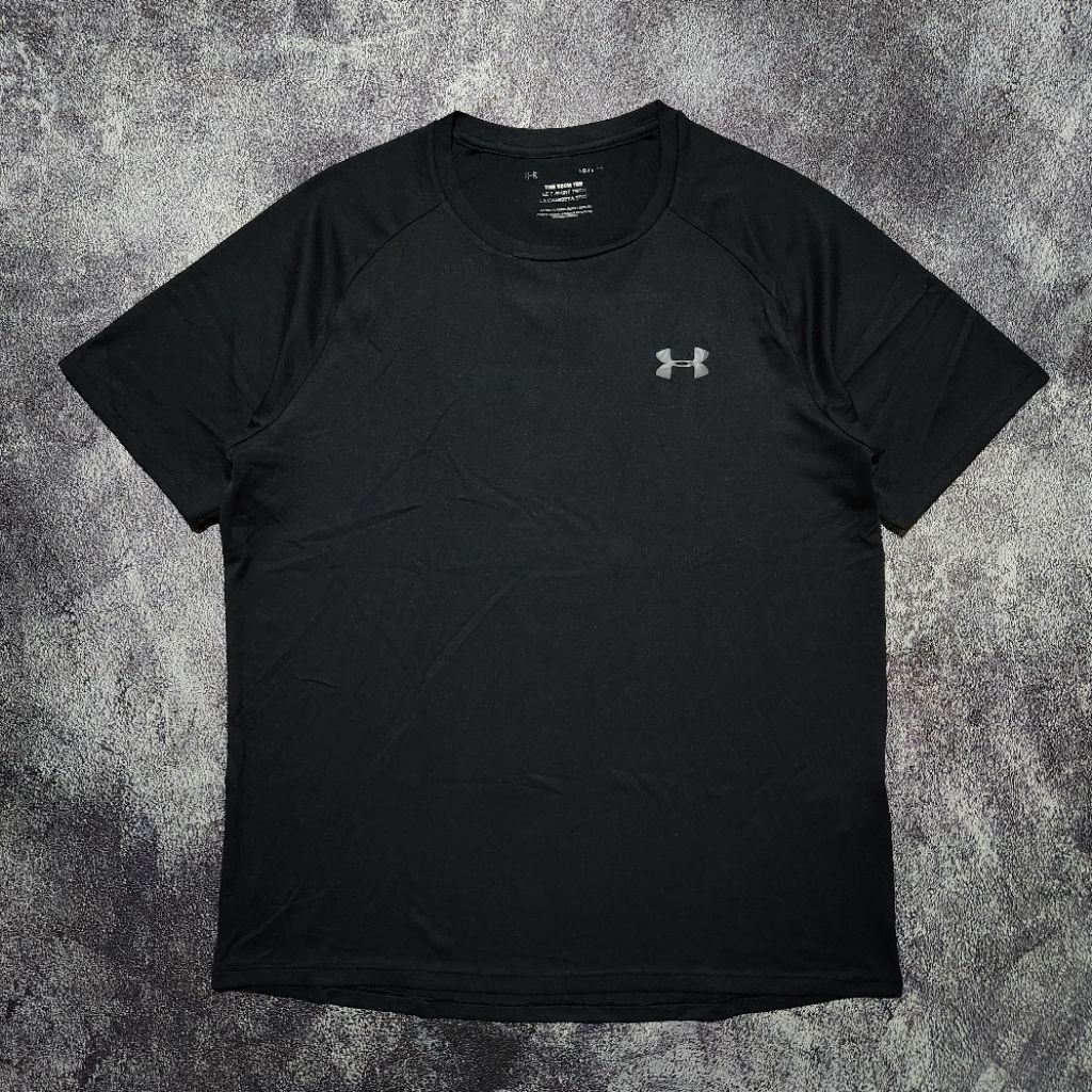 UNDER ARMOUR tshirt size L