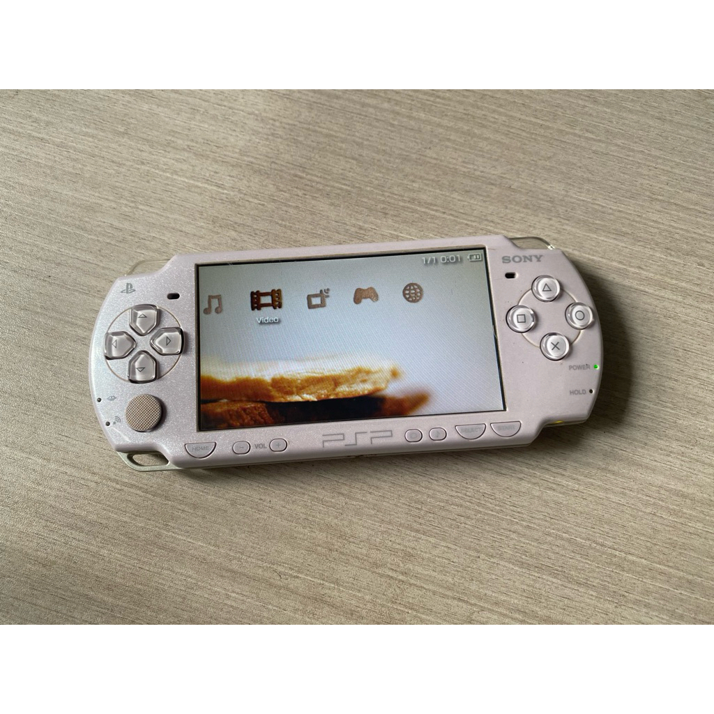 PSP Seri 2000