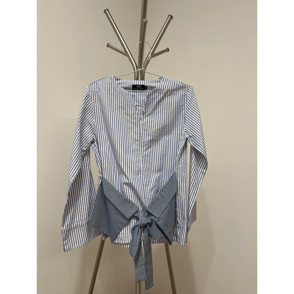 Label 8 stripe top