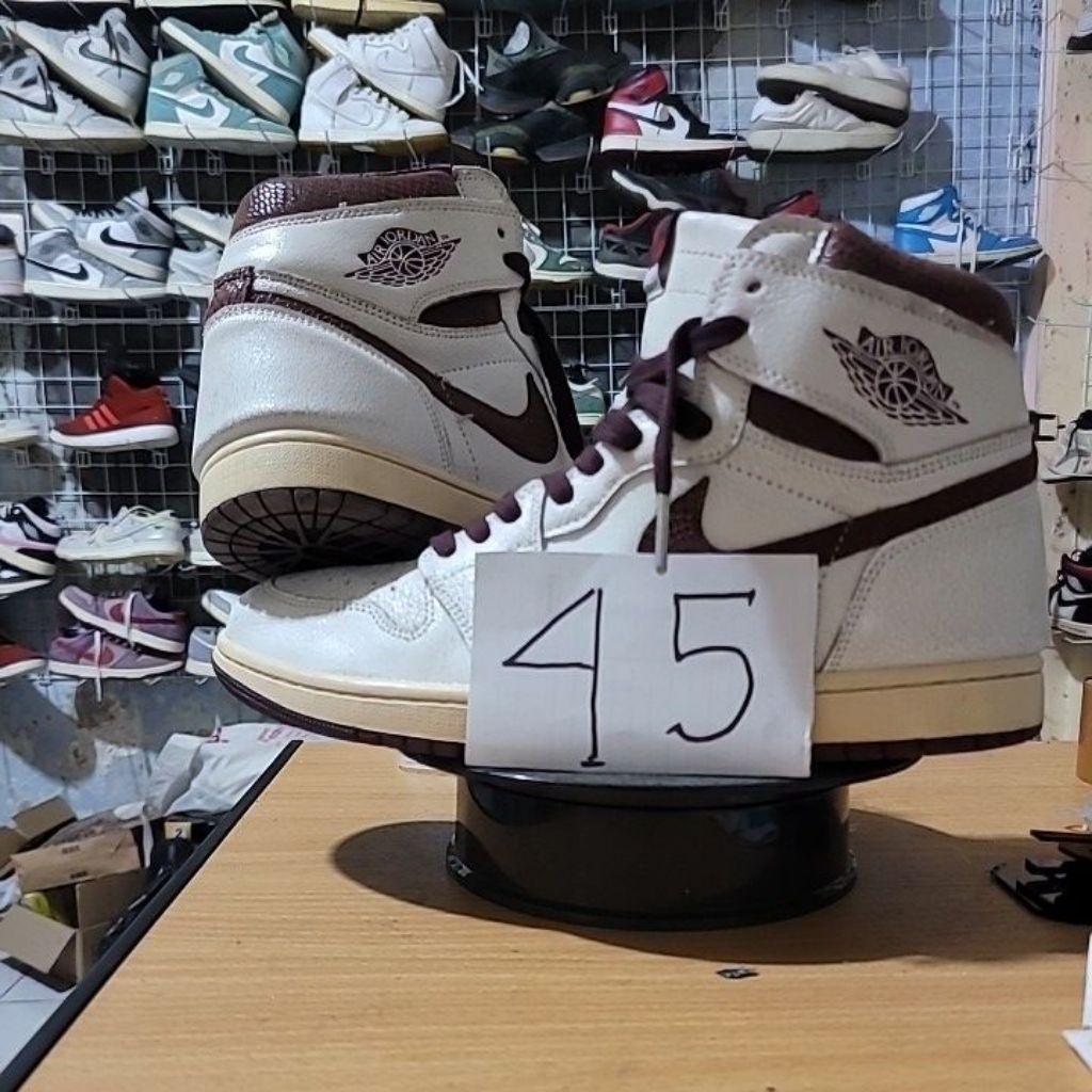 sepatu high 45