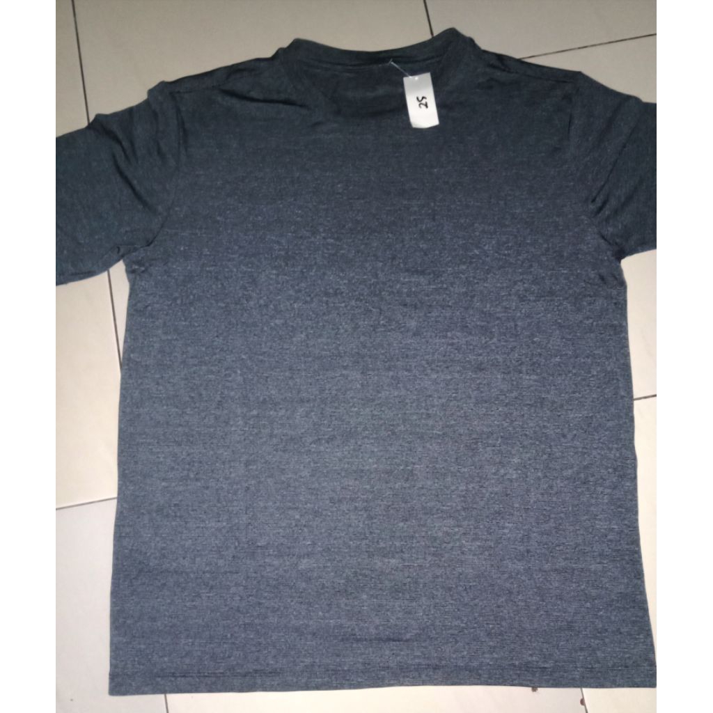 kaos olahraga Pria