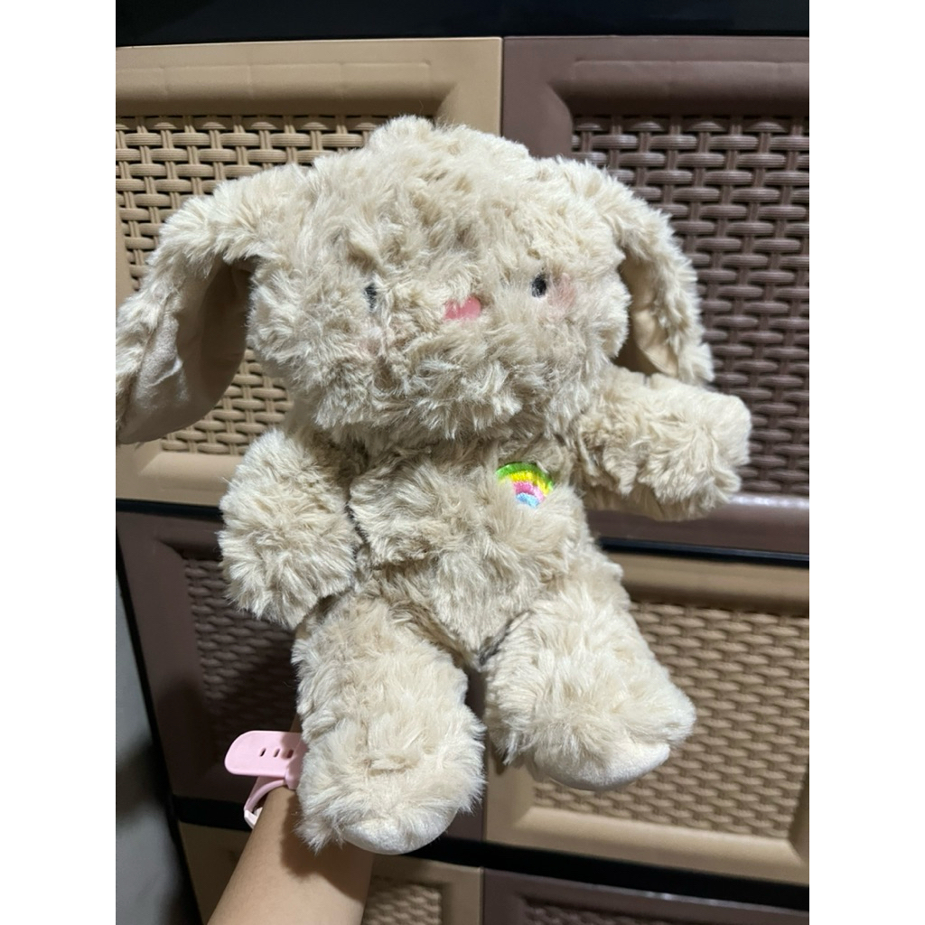 Boneka lucu pelangi