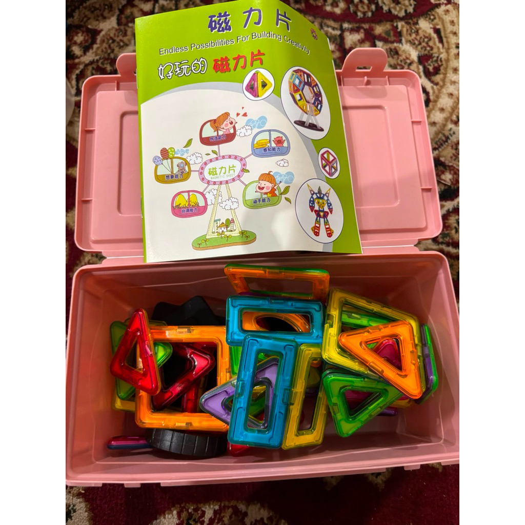 MAGNETIC TILES 38PCS INCLUDE BOX